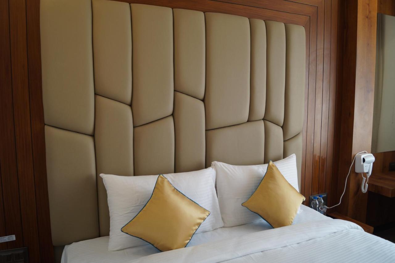 Hotel Varun Mansion 하산 외부 사진