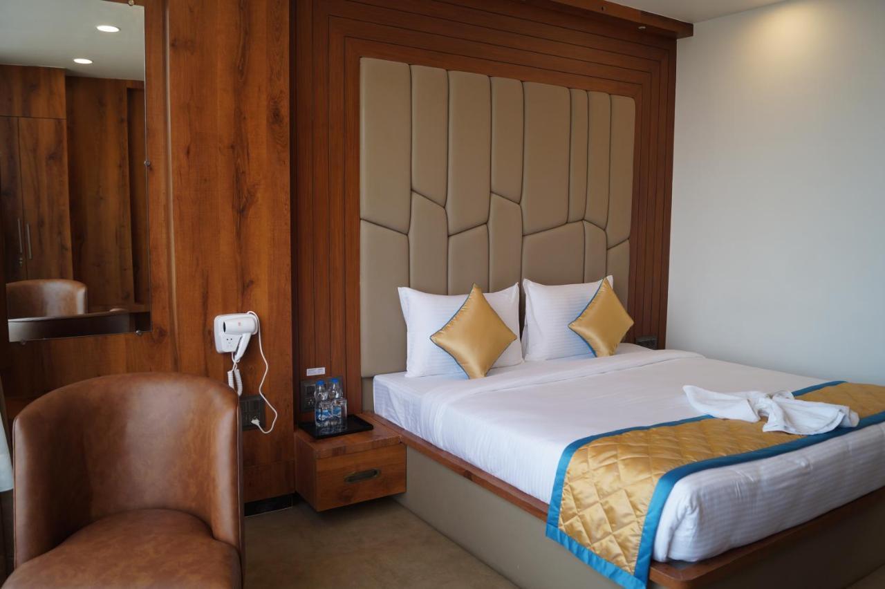 Hotel Varun Mansion 하산 외부 사진