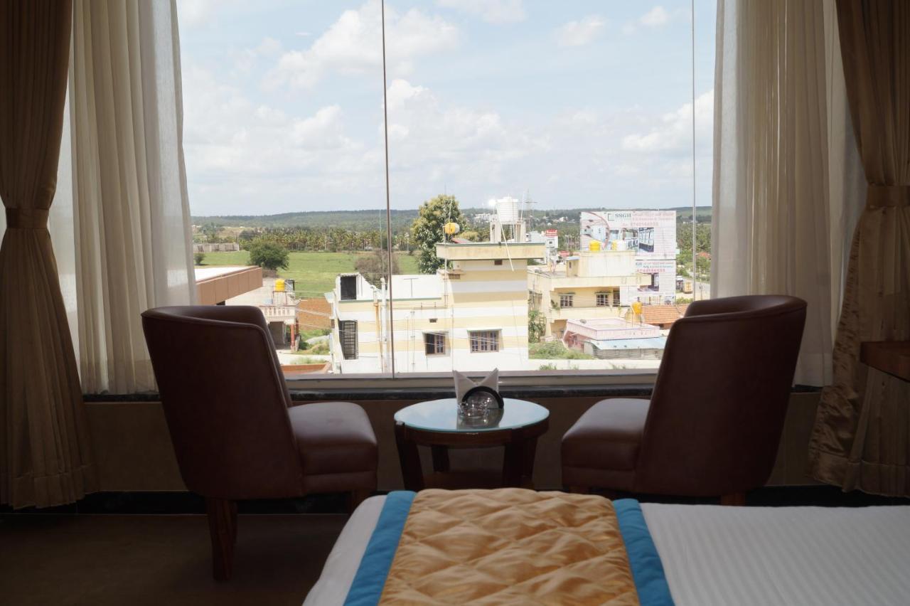 Hotel Varun Mansion 하산 외부 사진